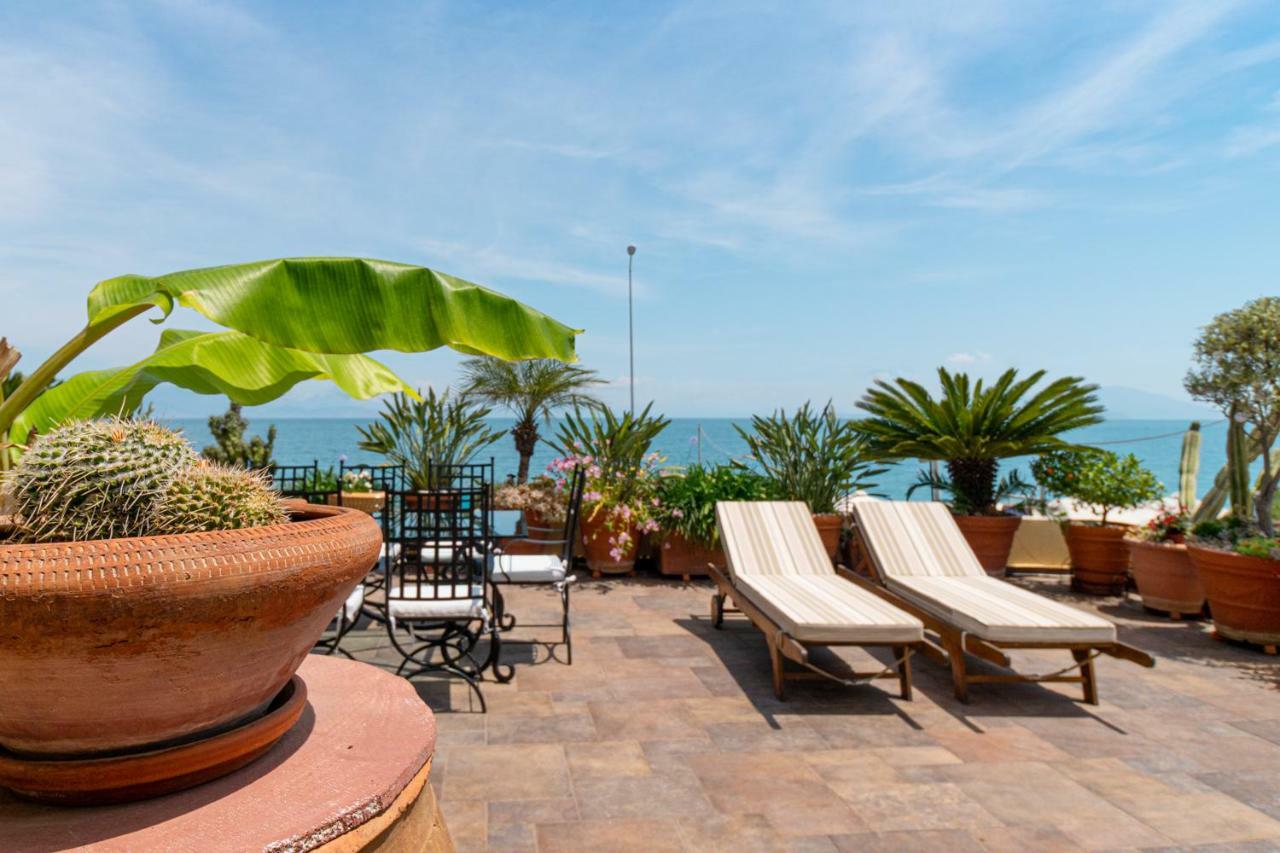 Diamante Beachfront Suites Xylokastro Exterior foto